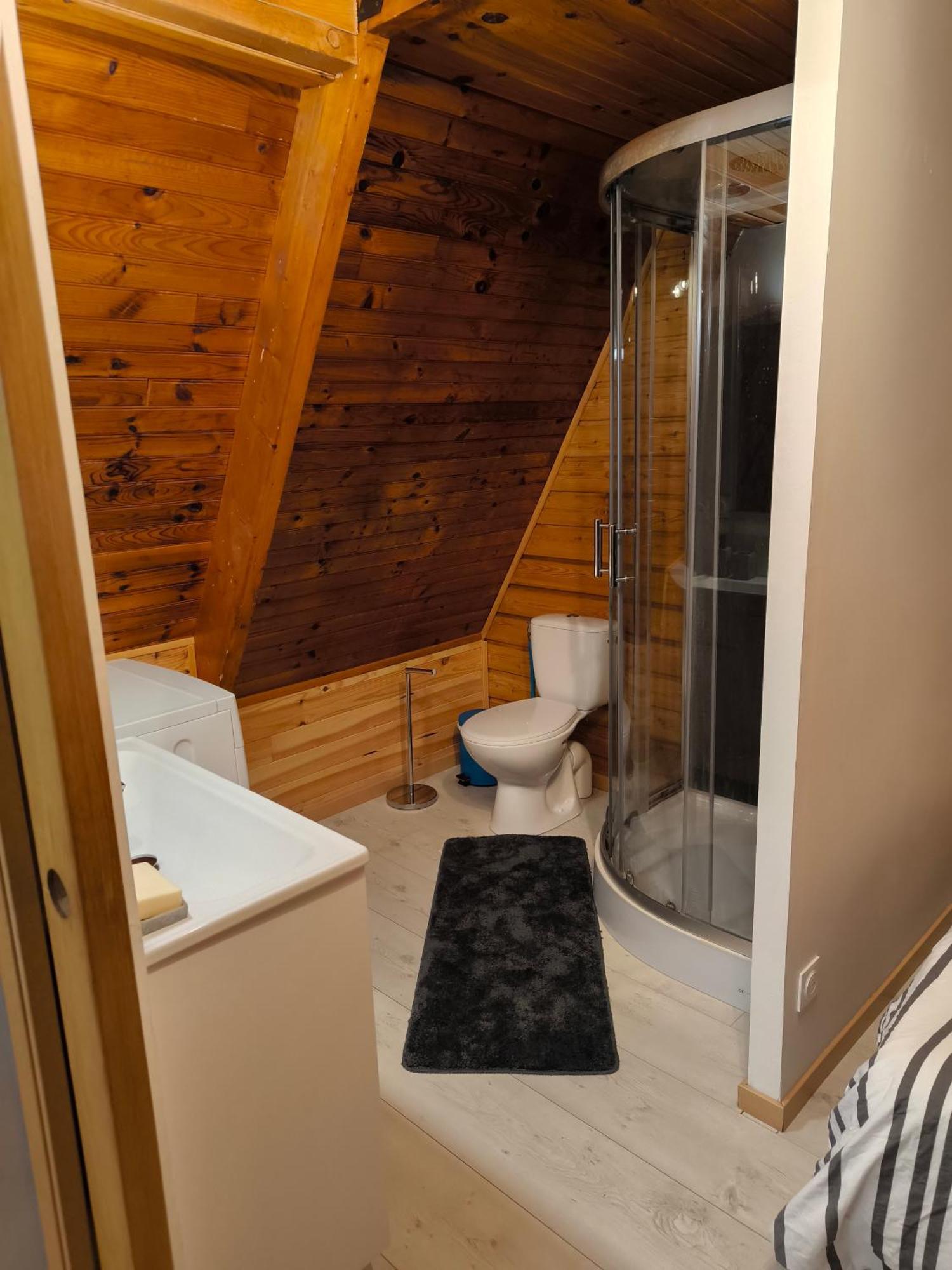 Petit Chalet Avec Terrasse Oust Экстерьер фото